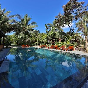 La Paloma Resort